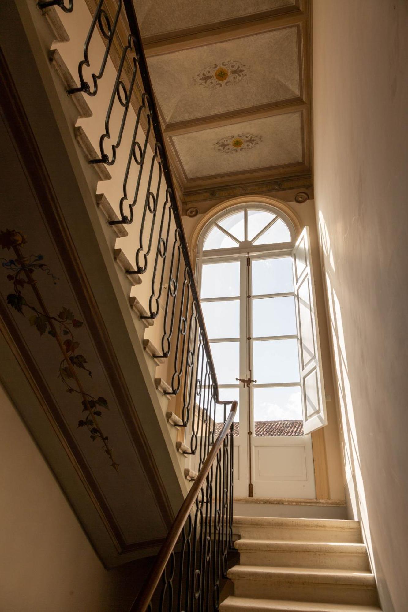 Casa Colonna - Suite Della Torre LʼAquila Exteriör bild